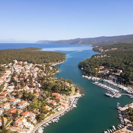 Apartament Hvar & *