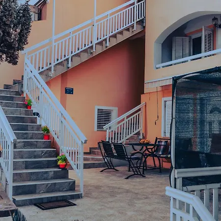 Hvar & Apartament *
