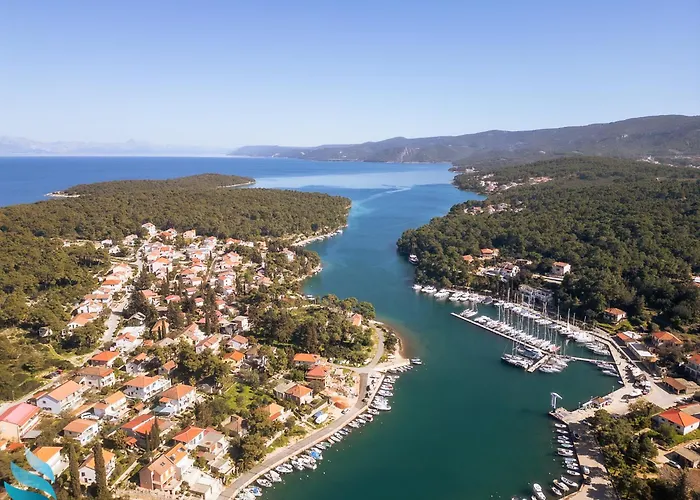 Apartman Hvar & *