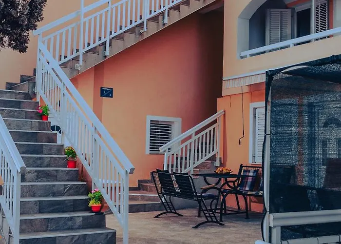 Hvar & Apartman *