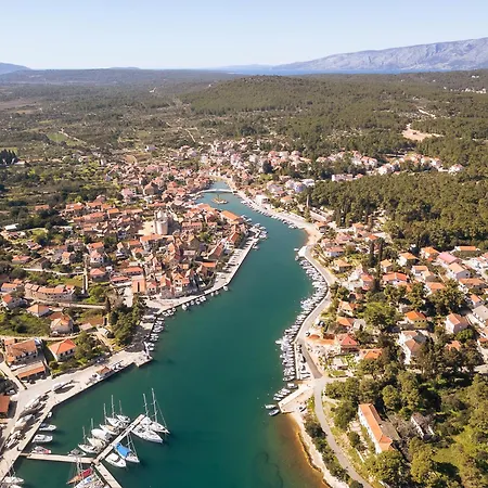 Hvar & شقة *
